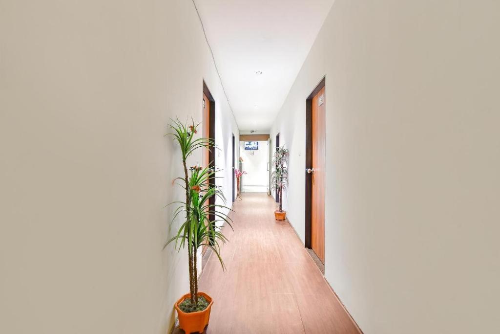 Nidhivan Hotel And Rooms 수라트 외부 사진